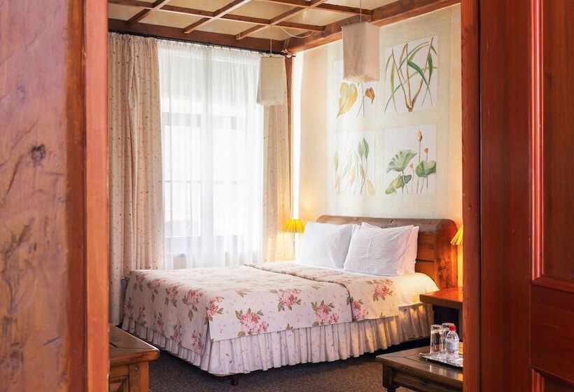 スタンダードルーム, Alexander House