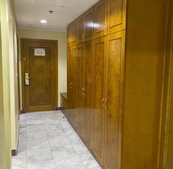 Номер Стандарт, Bab Al Multazam Concorde
