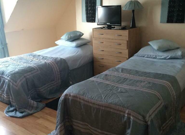 Трехместный Номер Комфорт, Brown S Guest House