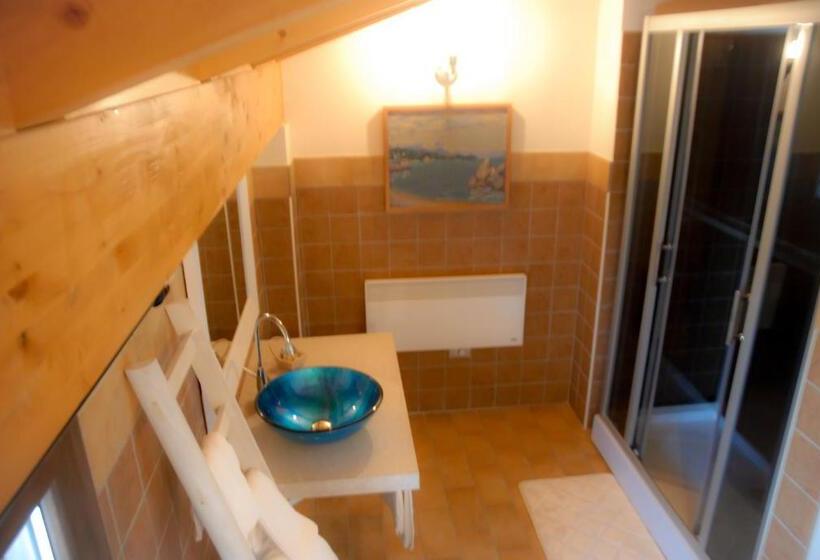 Номер Стандарт Вид на Озеро, Art Gallery B&b