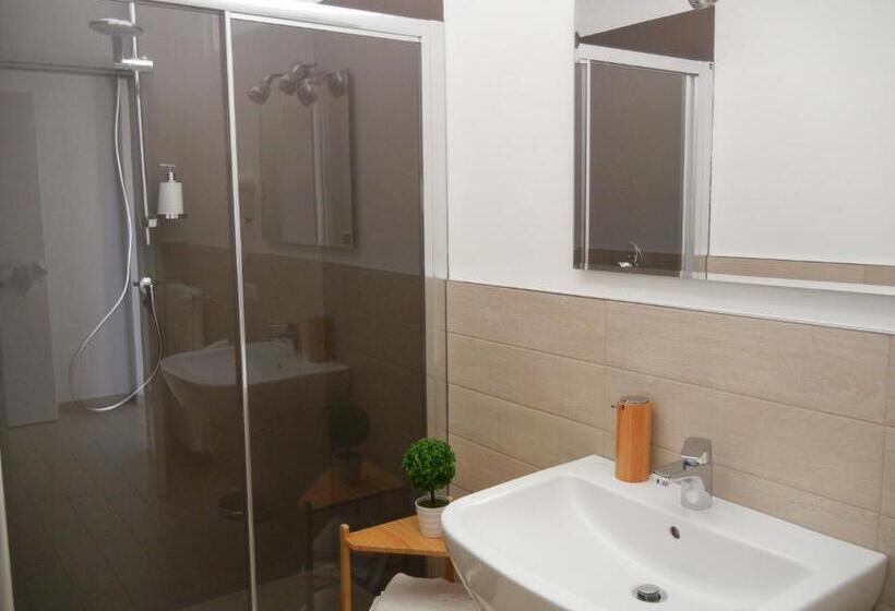 Номер Стандарт с Балконом, B&b Le Albarelle