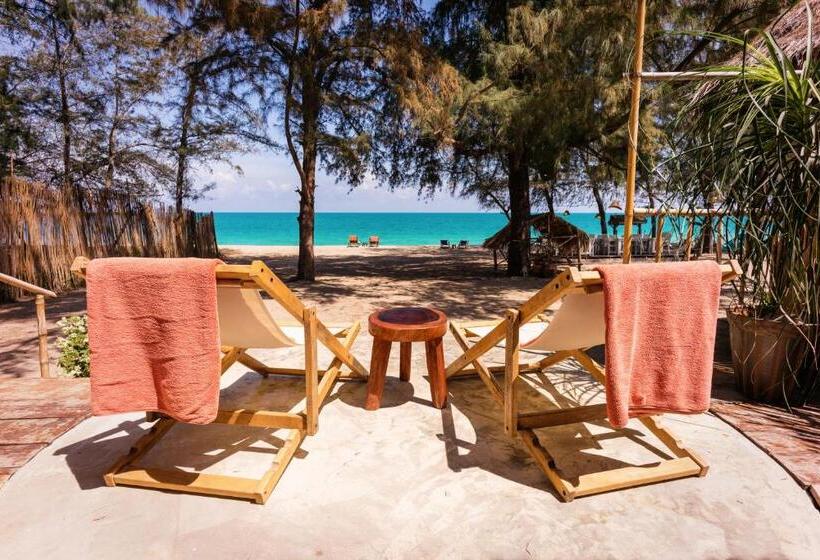 Бунгало Deluxe, Mumsa Beach Resort & Restaurant