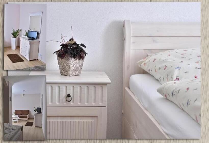 Номер Стандарт Вид на Сад, Café Im Hof  Bed & Breakfast