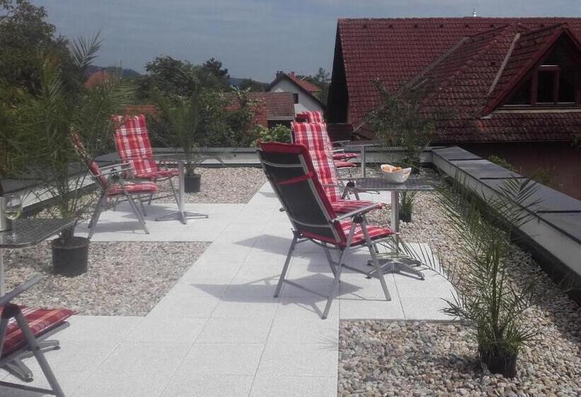 خانه 4 خوابه, Pension Marillenhof