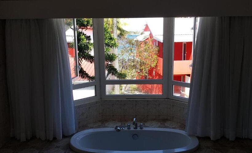 ویلای استاندارد با چشم‌انداز باغ, Colibri Beach Villas