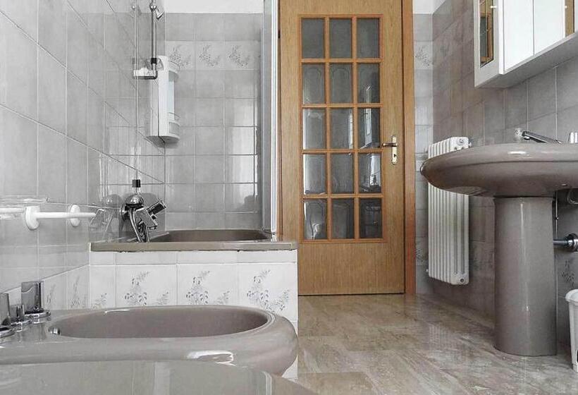 اتاق استاندارد سه نفره, Affittacamere S Ortensia
