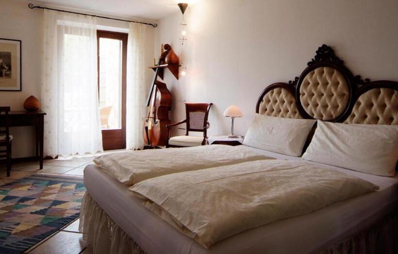 اتاق استاندارد, B&b Romy Rocker