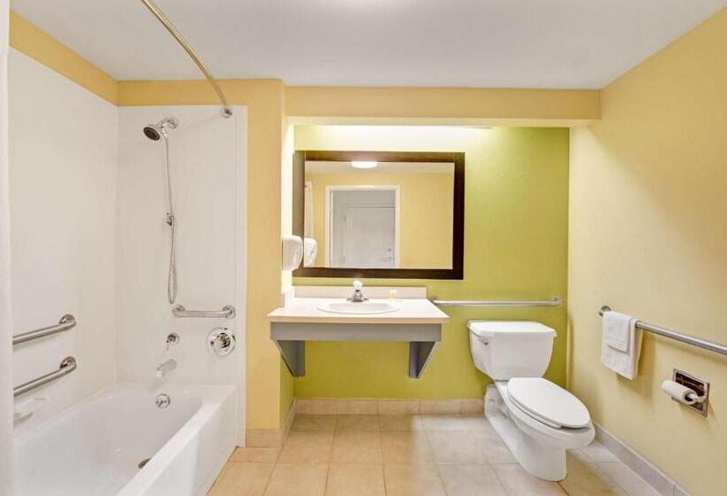 Номер бизнес-класса, Days Inn & Suites By Wyndham Desoto