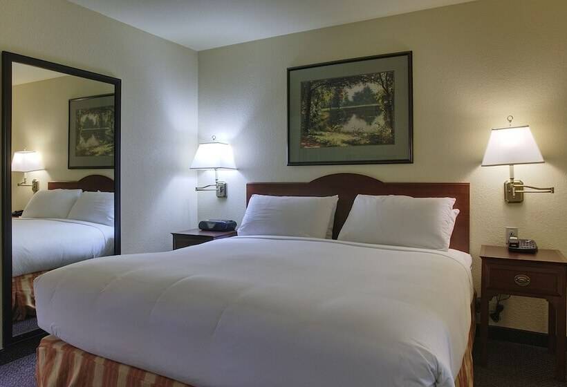 Президентский Люкс, Larkspur Landing Extended Stay Suites Hillsboro