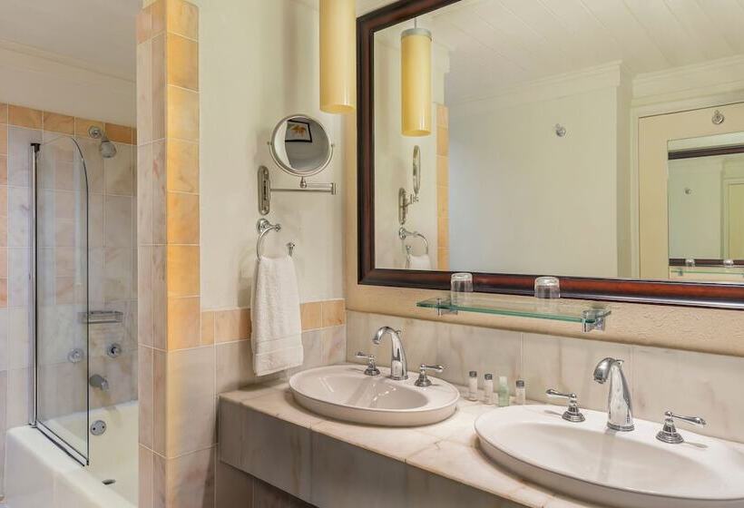 سوییت جونیور با چشم‌انداز دریا, Tamarind By Elegant Hotels