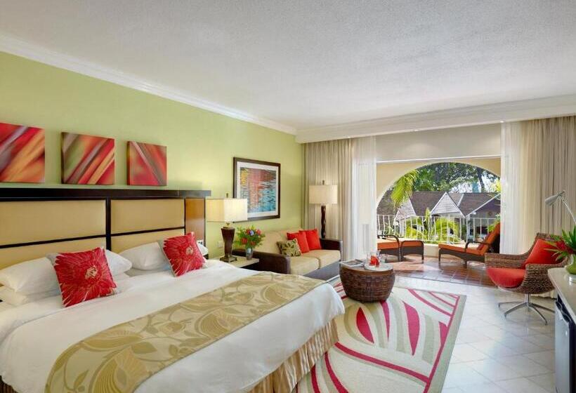 سوییت جونیور با چشم‌انداز استخر, Tamarind By Elegant Hotels