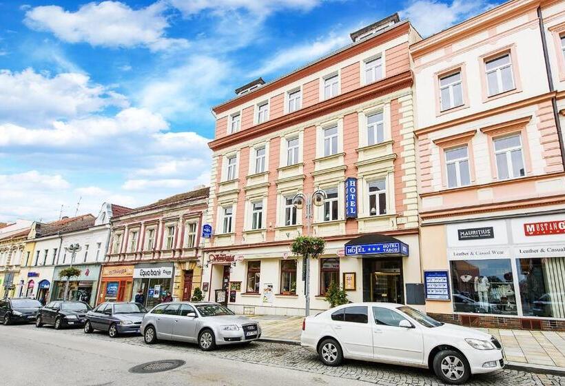 Четырехместный Номер Стандарт, Tábor