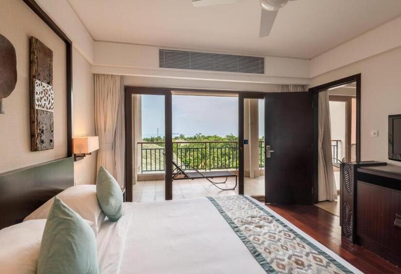 Люкс Premium 2 Спальни, Howard Johnson Resort Sanya Bay