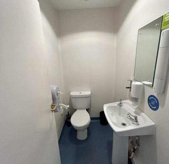 Четырехместный Номер Стандарт, Yha Whitby