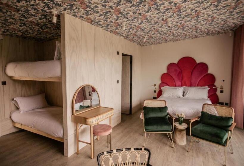 Семейный Номер, Newton Hall