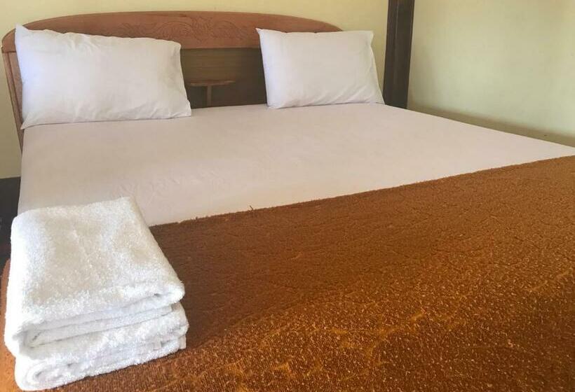 Номер Стандарт Вид на Сад, Somphamit Guesthouse