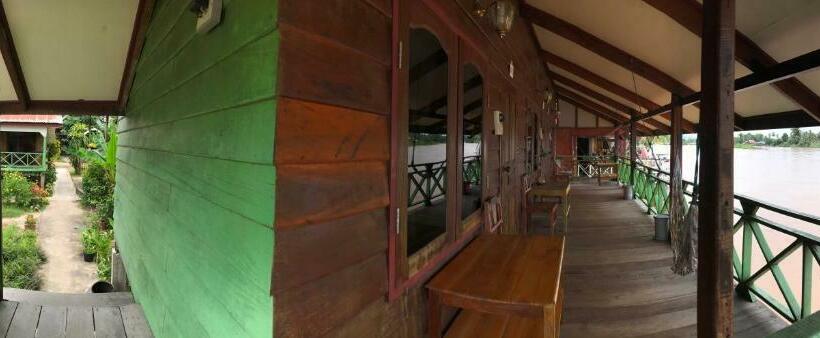 Номер Стандарт Вид на Сад, Somphamit Guesthouse