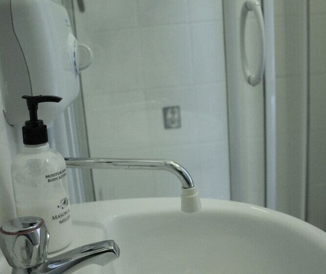 ベーシックルーム, Wayfarer Guest House