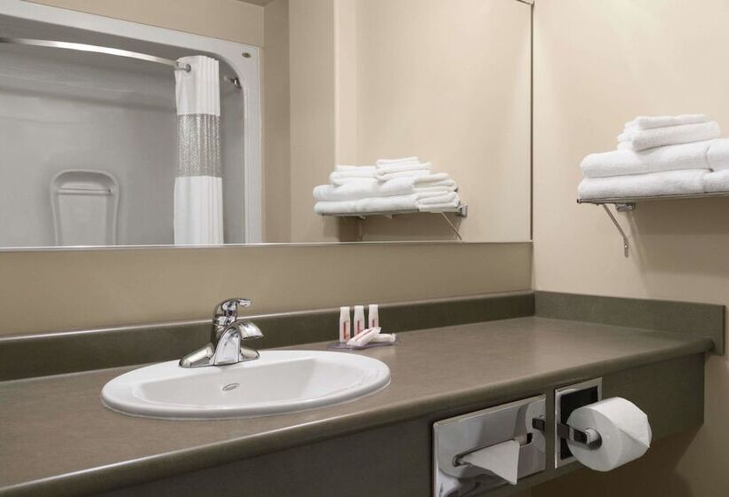 Номер бизнес-класса, Days Inn By Wyndham Thunder Bay North