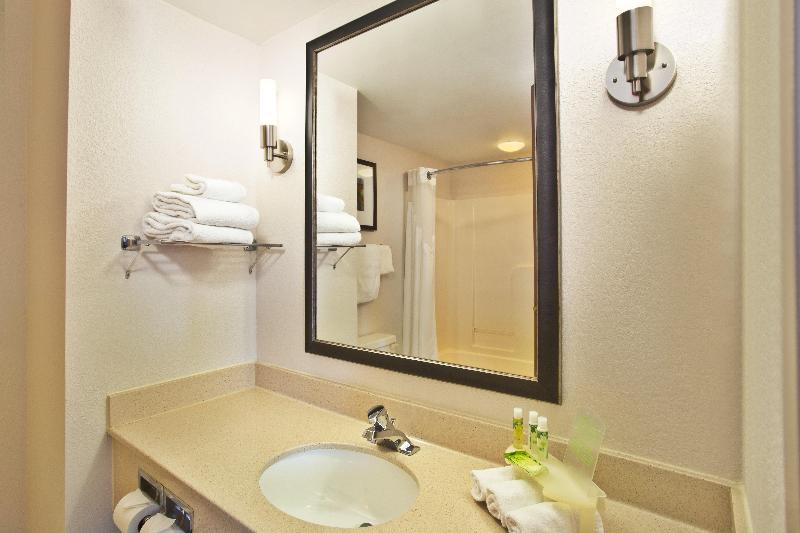 Стандартный Номер Кровать Кинг, Holiday Inn Express Hotel And Suites Harrington   Dover Area, An Ihg