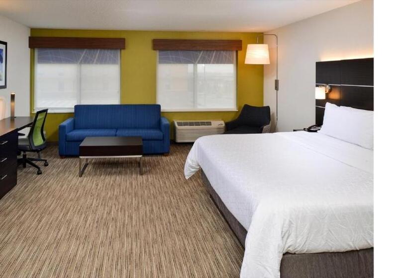 Номер Executive Кровать Кинг, Holiday Inn Express Wixom, An Ihg