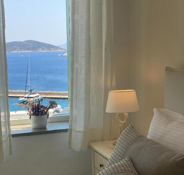 高级套房带海景, Niriedes