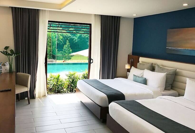Номер Premium Вид на Бассейн, Fairways And Bluewater Boracay