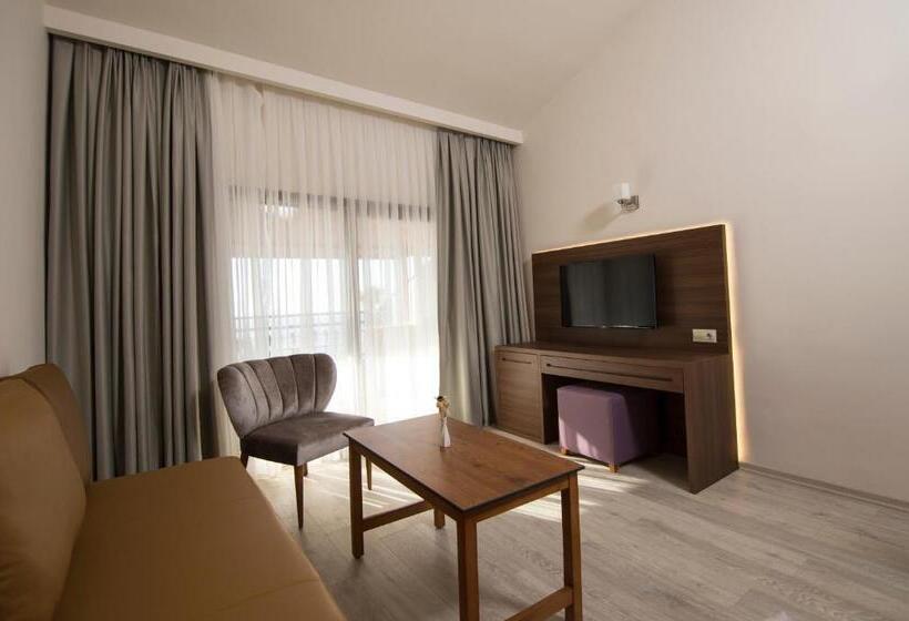 套房, Neopol Hotel Deluxe