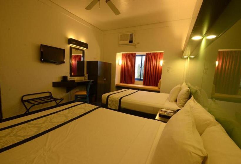 Номер Стандарт Вид на Сад, Microtel By Wyndham Puerto Princesa