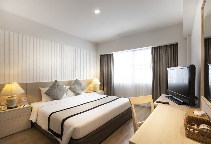 Люкс 2 Спальни, Classic Kameo Hotel And Serviced Apartments, Sriracha