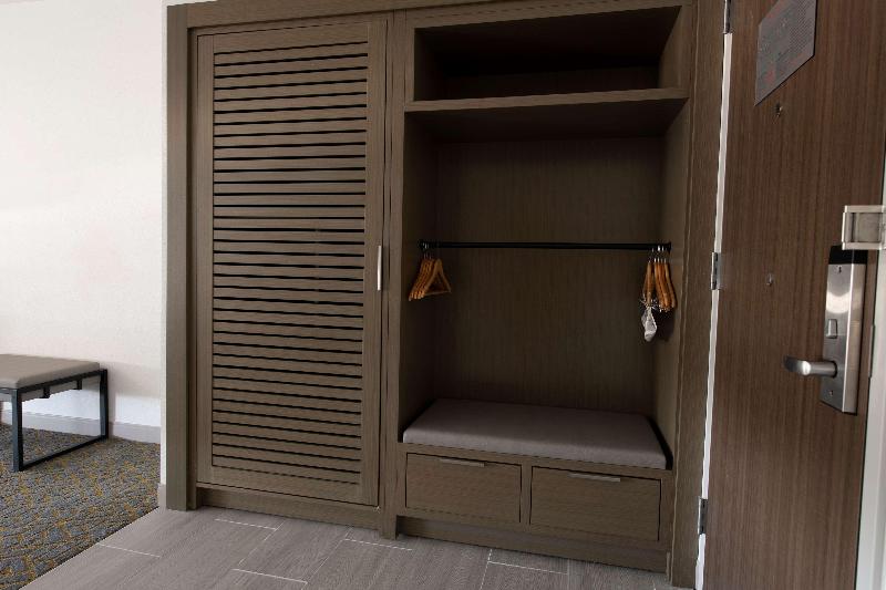 חדר סטנדרט עם מיטת קינג, Doubletree By Hilton Sulphur Lake Charles