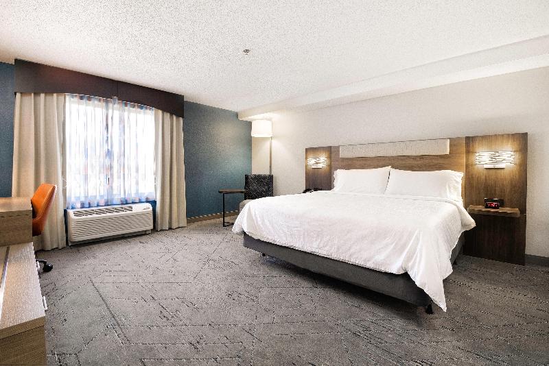 Номер Стандарт Кровать Кинг Адаптированный для Инвалидов, Holiday Inn Express Hotel & Suites Festus South St. Louis, An Ihg
