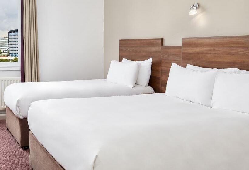 Номер Superior, Leonardo Newcastle Quayside