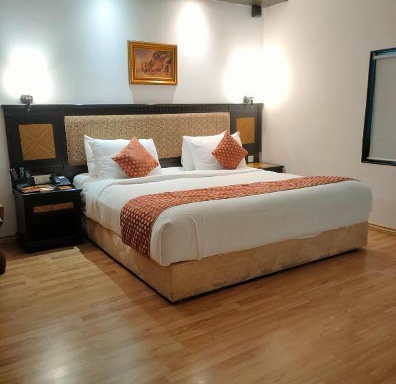 Люкс, Srm Hotel Trichy