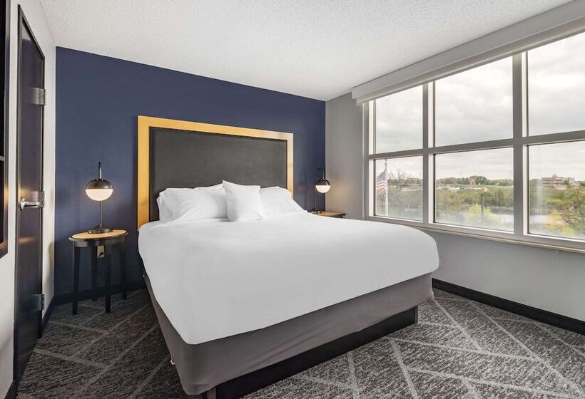 Люкс, Cambria Hotel Minneapolis Maple Grove