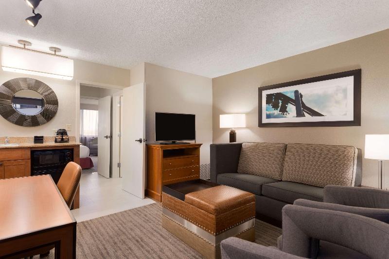 Студио Стандарт Кровать Кинг, Days Inn & Suites By Wyndham Houston / West Energy Corridor