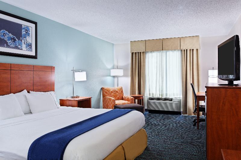 Номер Стандарт Кровать Кинг Адаптированный для Инвалидов, Holiday Inn Express Richmond Brandermill Hull Street, An Ihg
