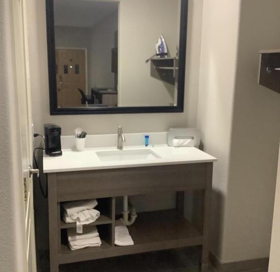 Люкс Кровать Кинг, Americas Best Value Inn & Suites San Benito