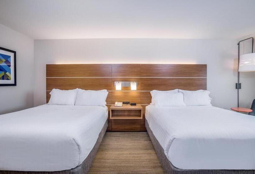 침실 2개 스위트, Holiday Inn Express Wisconsin Dells, An Ihg
