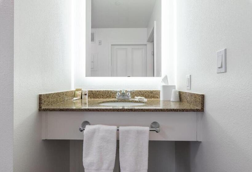 סוויטה, Marshall Suites