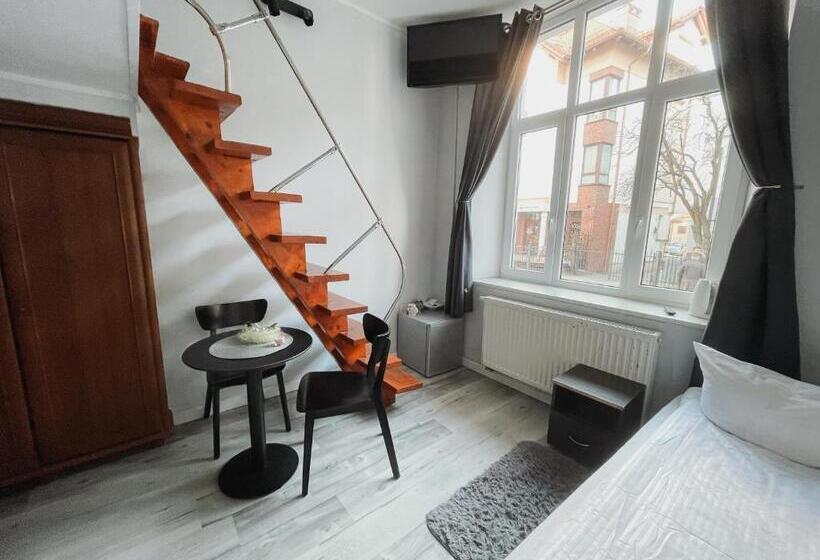 غرفة كلاسيكية ثلاثية, Central Sopot