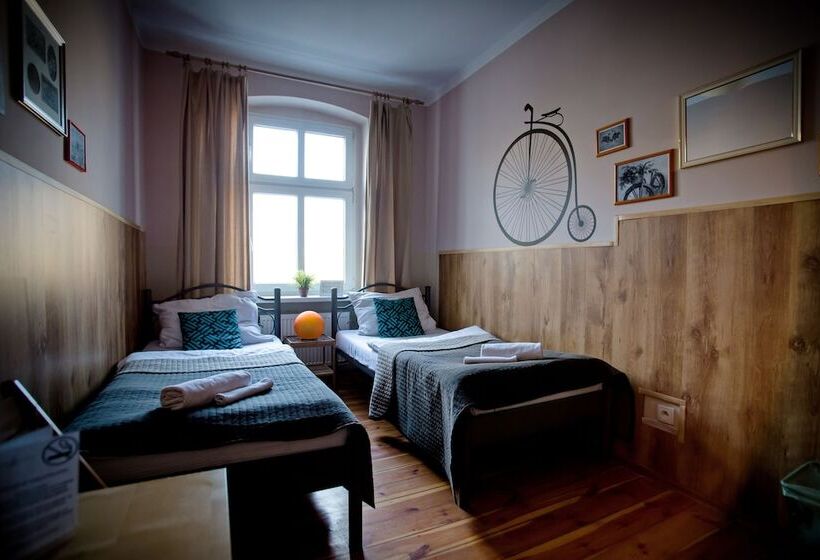 Номер Стандарт Совместная Ванная, Explorer Hostel & Apartment Stare Miasto Old Town 24h #don T Be A Tourist, Be An Explorer!