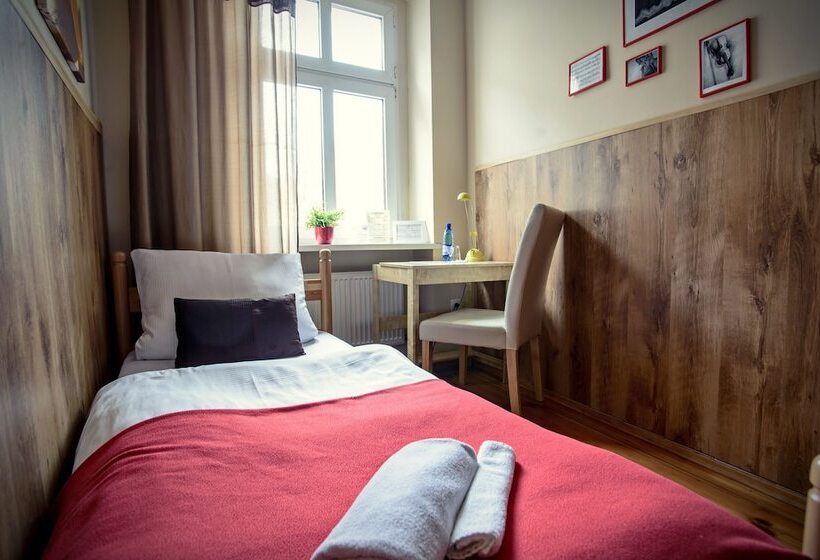 Номер Стандарт Индивидуальный Совместная Ванная, Explorer Hostel & Apartment Stare Miasto Old Town 24h #don T Be A Tourist, Be An Explorer!