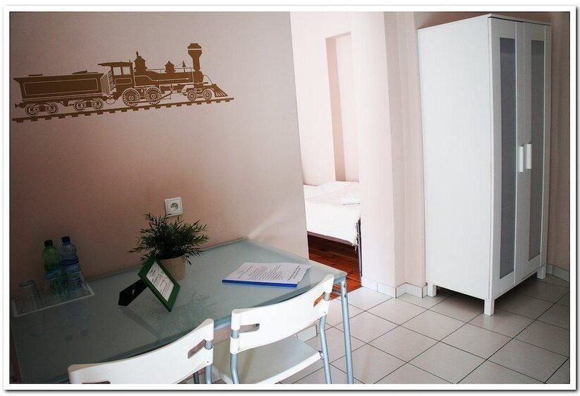 Номер Стандарт Трехместный, Explorer Hostel & Apartment Stare Miasto Old Town 24h #don T Be A Tourist, Be An Explorer!