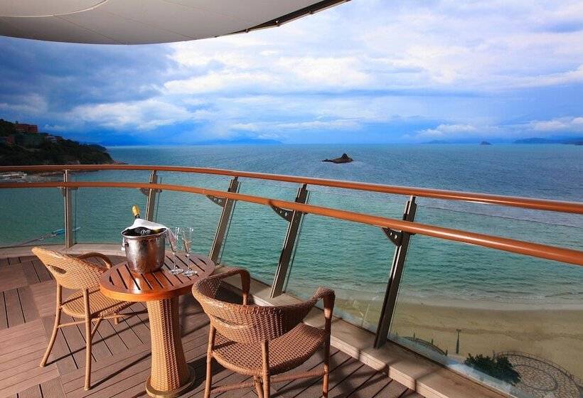 Люкс с Террасой, Intercontinental Shenzhen Dameisha Resort, An Ihg