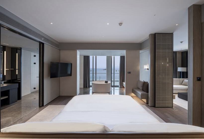 Клубный люкс с видом на море, Intercontinental Shenzhen Dameisha Resort, An Ihg