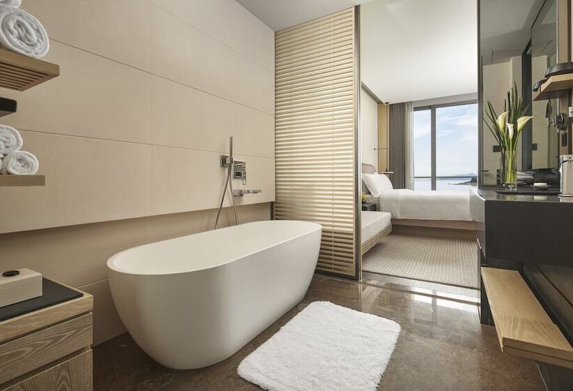 Классический Номер Двуспальная Кровать Вид на Море, Intercontinental Shenzhen Dameisha Resort, An Ihg