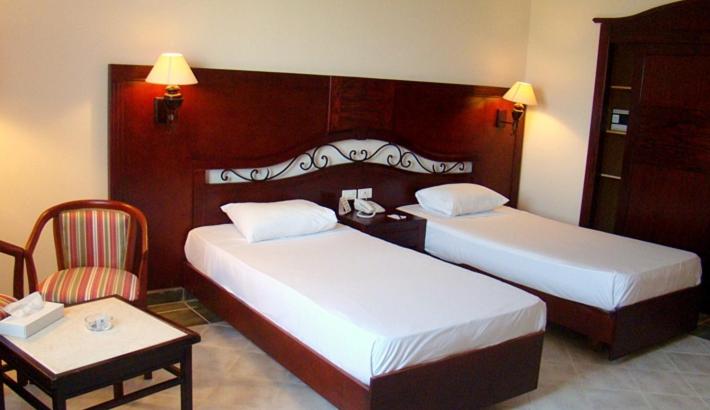 اتاق لوکس سه تخته, Royal Brayka Beach Resort