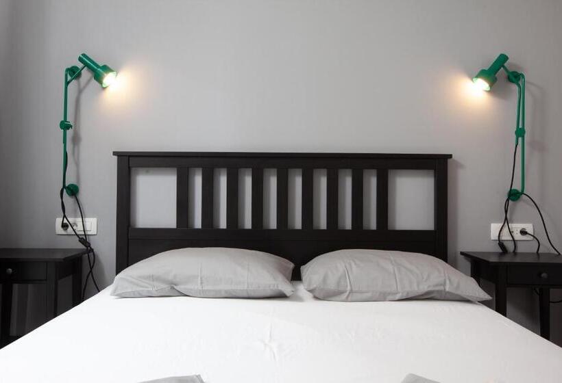 Номер Стандарт, Subtub Hostel Makarska