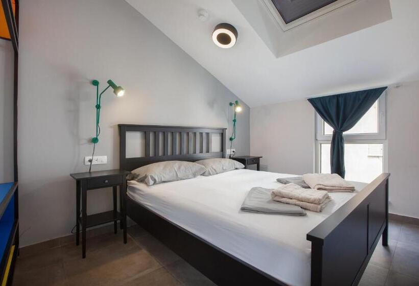 Номер Deluxe с Балконом, Subtub Hostel Makarska
